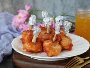 11.色泽金黄，口感鲜嫩的蜜汁鸡锤