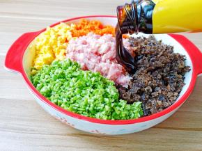 加上两勺蚝油。