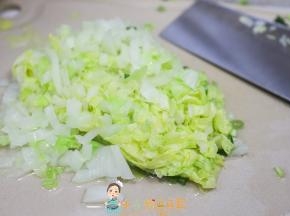 切碎后挤出白菜水