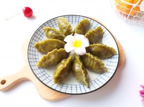 宝贝直接上手，一手拿一个开吃啦！