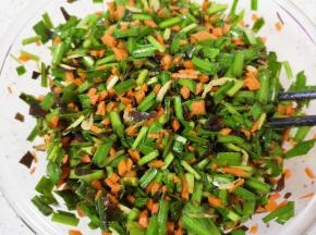 胡萝卜韭菜包子馅完成。
