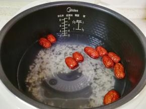 加入纯净水。