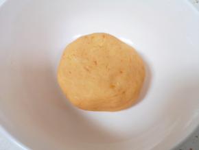 再揉成红薯糯米面团。