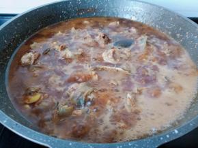 开大火炖煮甲鱼半小时。