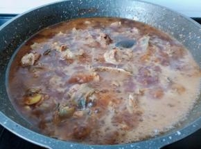 开大火炖煮甲鱼半小时。