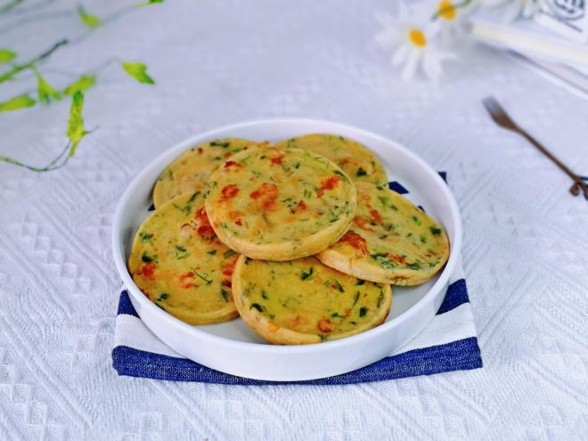 虾仁芹菜鸡蛋饼