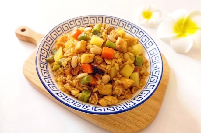 鸡肉焖饭