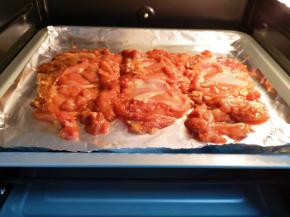 送入预热好的烤箱，210度烤15分钟。