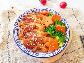 色香味俱全的照烧鸡腿饭。