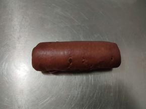 翻面，自上而下卷起。