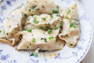 大人可以蘸醋吃，孩子直接原味就可以 当手指食物也很不错哦