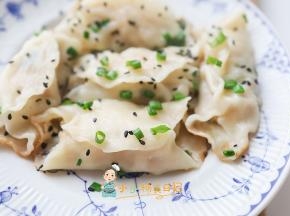 大人可以蘸醋吃，孩子直接原味就可以 当手指食物也很不错哦