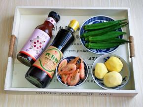 准备食材，我用的土豆比较小，量可以根据个人胃口增减哈！