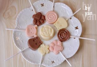 原味、草莓味、巧克力味奶酪棒。