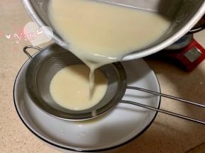 搅拌至融化，然后过筛。