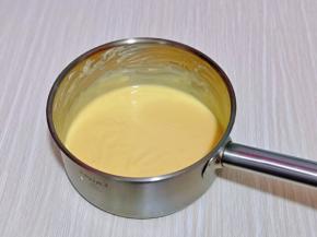 蛋黄与奶酪完全融合即可。