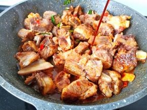 加三勺生抽增加颜色。