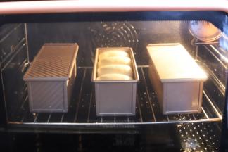 烤箱预热上火160度，下火180度，中下层，烘烤时间为35分钟。