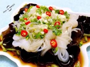 魔芋黄瓜和木耳入口都是脆脆滴吃起来口感非常棒