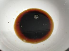 加入温水搅拌均匀