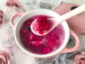 看得见的胶质，晶盈透亮，口感绵滑软糯，尝一口就停不下来。