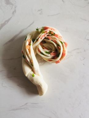 从一头盘起来！