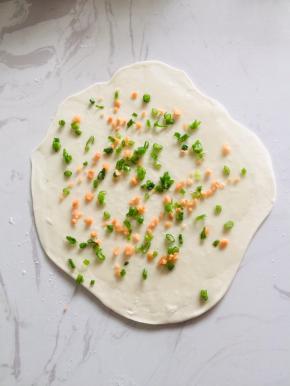 撒上胡萝卜丁！