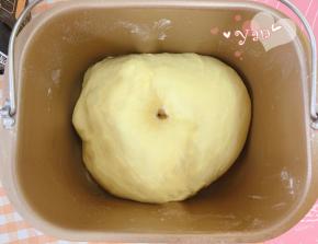 手指粘粉插洞不坍塌不回缩。