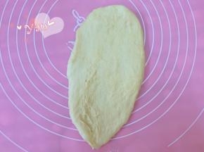 不必松弛，直接擀开。