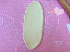 再次擀成牛舌状。