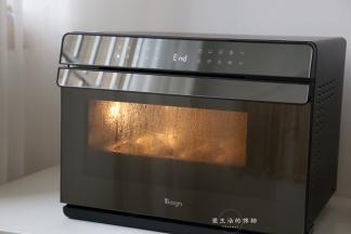 开启daogrs蒸箱的纯蒸功能，蒸20分钟，蒸好后不要开门，闷5分钟再打开，用蒸锅也是一样操作哦