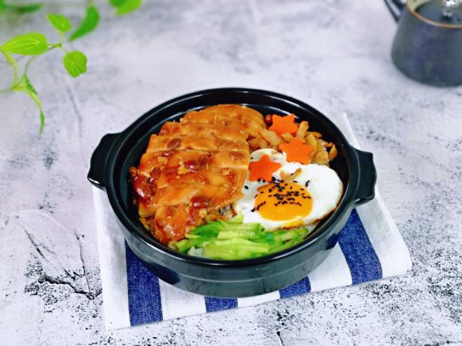 鸡排砂锅饭