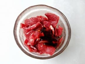 加入红薯粉一勺。