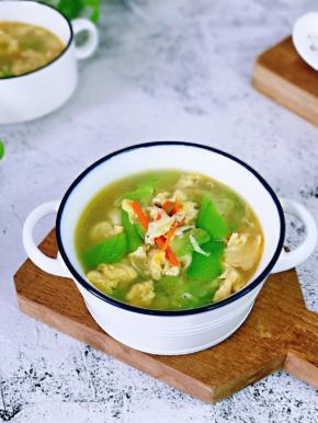 喜欢的做起来，老少皆宜的一道快手汤。