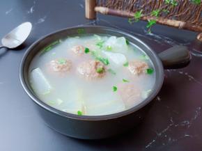 健康美味的冬瓜汤。