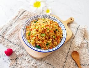 充满腊肉香味的酱油炒饭。