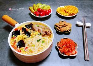 搭配水果、辣白菜、坚果、华夫饼一起吃棒极了