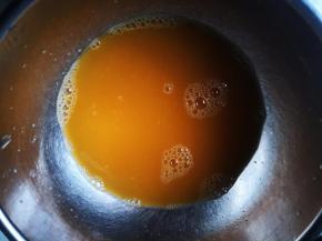 将抹面材料混合，搅拌均匀