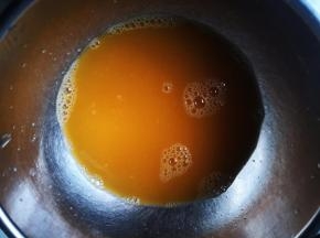 将抹面材料混合，搅拌均匀
