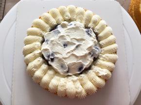 车厘子上再抹上奶油