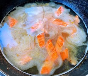 添加适量清水烧开