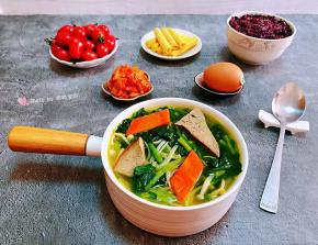 猪肝菠菜汤也是一道快手美味非常方便快捷哦