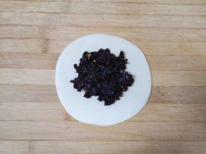 放上梅菜肉酱。