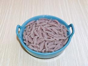 捞出过冷水，可以冷水冲两遍，再加冷水浸泡5分钟，这样口感特别筋道。