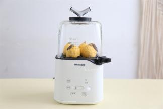 启动空炸模式200度20分钟即可，烤箱也是一样的操作哦，要是空炸机和烤箱都没有，就用油炸吧~