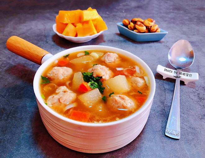 冬瓜胡萝卜肉丸汤