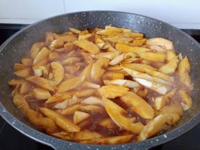 大火煮开后开中火炖。