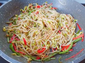 把调味料翻炒均匀即可出锅。