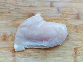 用了一块肉，清洗干净。