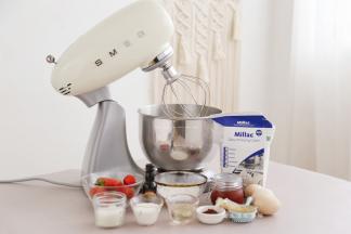 准备好材料，淡奶油要冷藏过夜才容易打发哦。